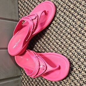 Minnetonka Womens Silverthorne Prism Sandal Size 9